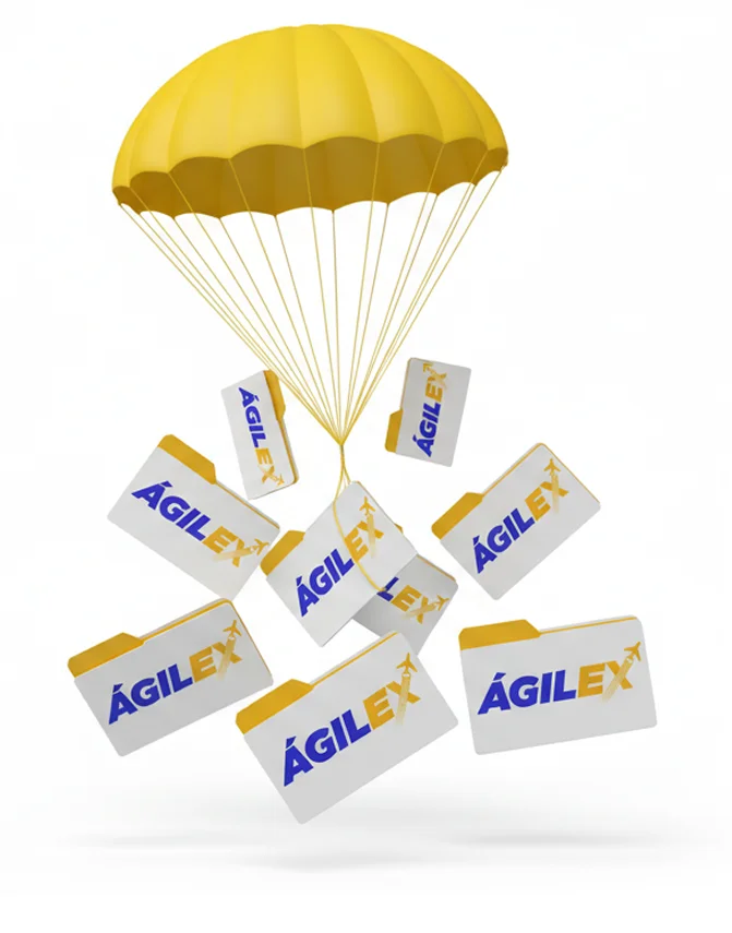 Equipo operativo de Ágilex trabajando en un centro logístico moderno, utilizando tecnología de escaneo y bandas transportadoras para procesar cajas de carga internacional de forma eficiente.